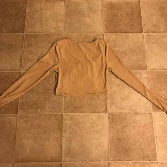 Women's Croptop Shein / Color: Cream / Size: M - Picture 2 of 3